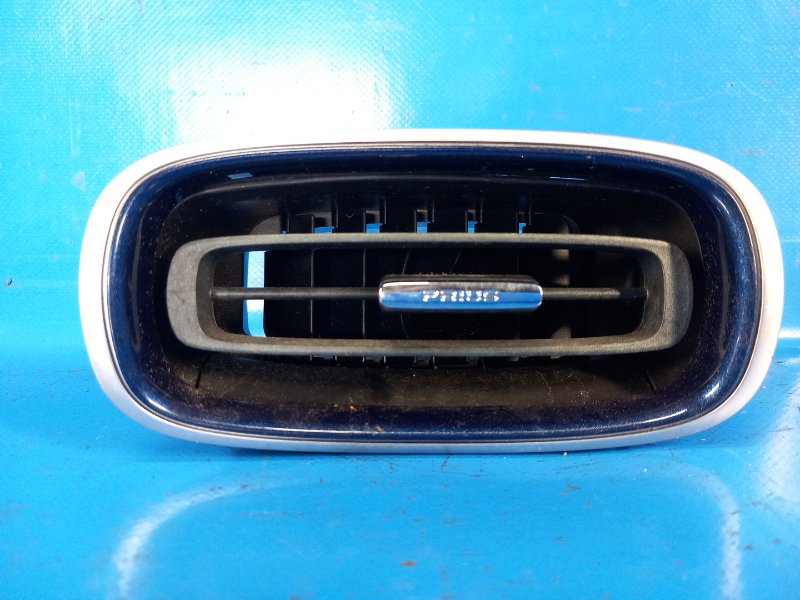 Дефлектор воздушный правый TOYOTA PRIUS 16- 2016 1.8 2ZRFXE 5566047150 Б/У