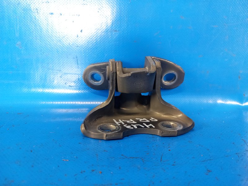 Петля двери нижняя передняя правая PRIUS 16- 2016 1.8 2ZRFXE