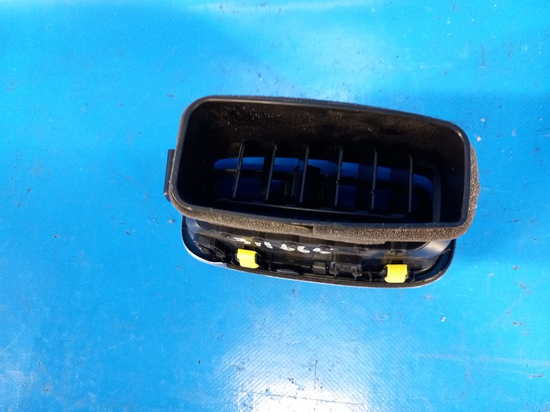 Дефлектор воздушный левый TOYOTA PRIUS 16- 1.8 2ZRFXE