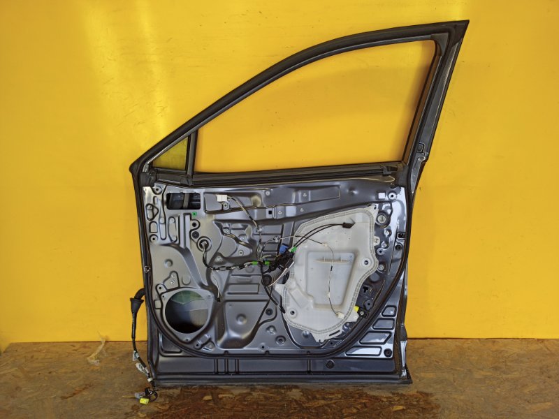 Дверь передняя правая RAV4 18- Дверь передняя правая RAV4 18-