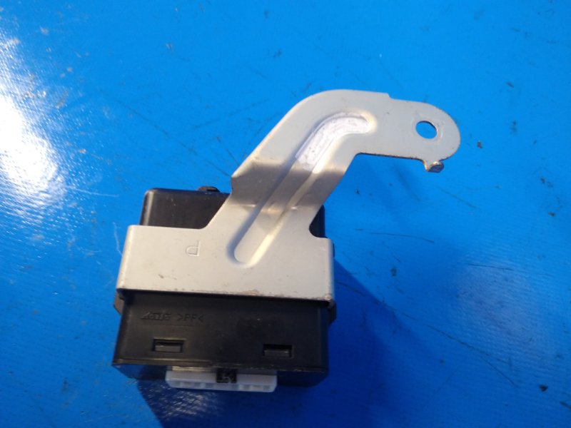 Блок управления освещением PRIUS - 20 03-11 2006 1NZ-FXE 1.5L