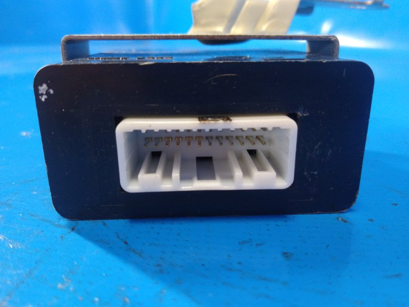 Блок управления освещением TOYOTA PRIUS - 20 03-11 1NZ-FXE 1.5L