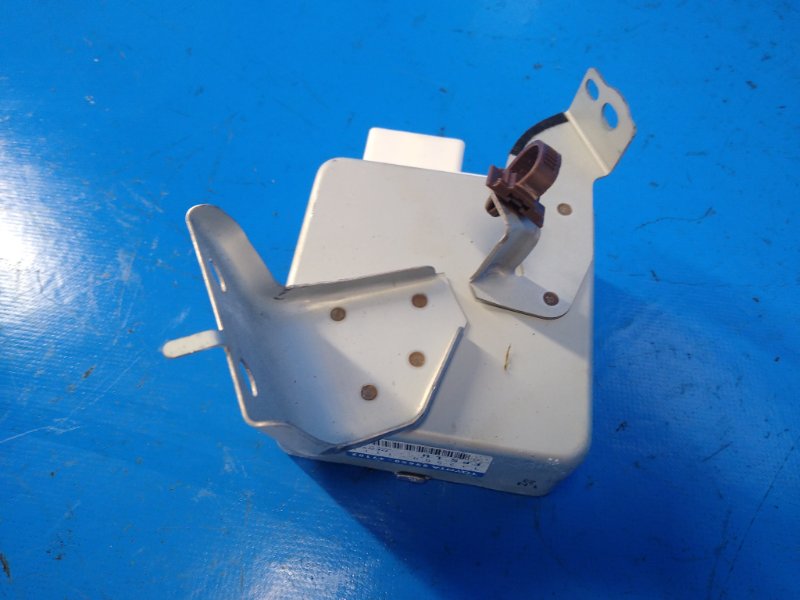 Блок электронный TOYOTA PRIUS - 20 03-11 1NZ-FXE 1.5L