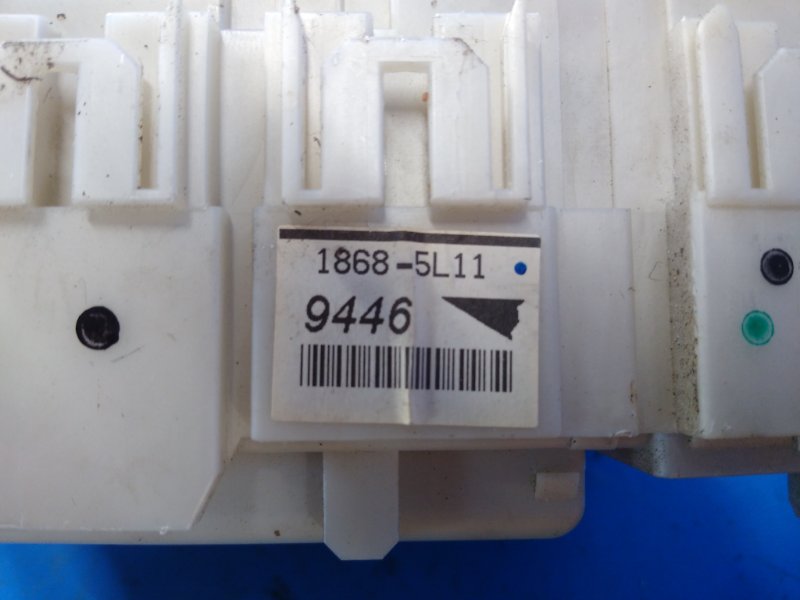 Блок предохранителей салон PRIUS - 20 03-11 2006 1NZ-FXE 1.5L