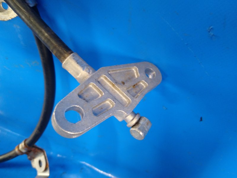 Трос стояночного тормоза TOYOTA PRIUS - 20 03-11 1NZ-FXE 1.5L