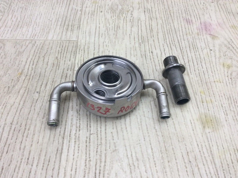 Теплообменник масляного фильтра NISSAN QASHQAI/ROGUE SPORT 14- 2020 J11 2.0L MR20DD 21305-4BB1A Б/У