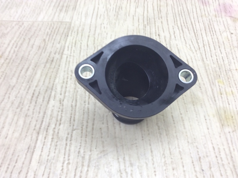 Фланец системы охлаждения NISSAN QASHQAI/ROGUE SPORT 14- J11 2.0L MR20DD Фланец системы охлаждения NISSAN QASHQAI/ROGUE SPORT 14- J11 2.0L MR20DD