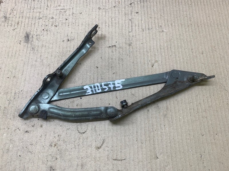 Петля крышки багажника правая LEXUS LS430 00-06 2002 4.3 3UZFE 64510-50030 Б/У