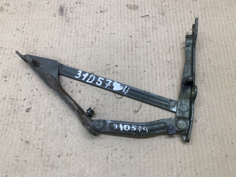 Петля крышки багажника левая LEXUS LS430 00-06 2002 4.3 3UZFE 64520-50030 Б/У