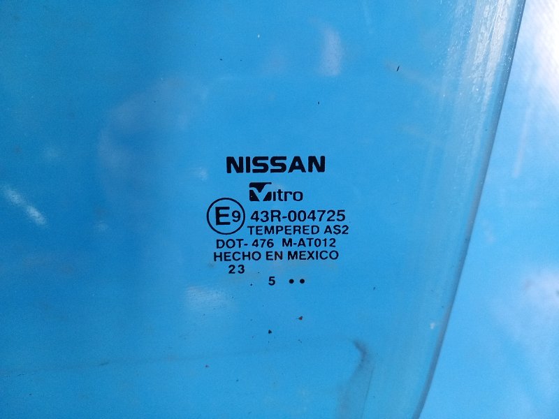 Стекло двери переднее левое SENTRA B17 12-21 2015 B17 1.8 MRA8DE