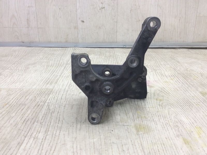 Кронштейн насоса ГУР LEGACY 09-15 BM 2012 SEDAN 3.6 EZ36