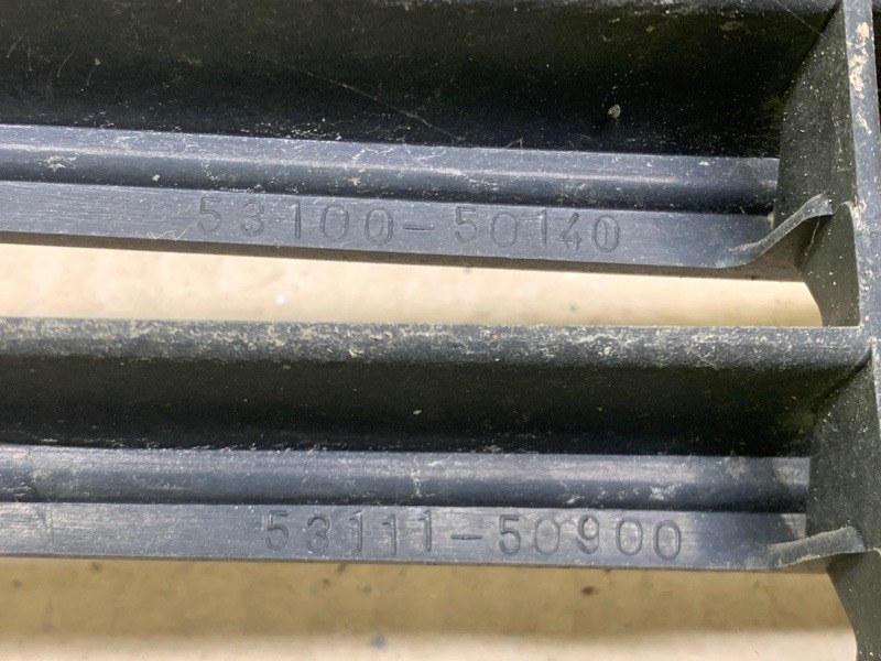 Решетка радиатора LS430 00-06 2002 4.3 3UZFE