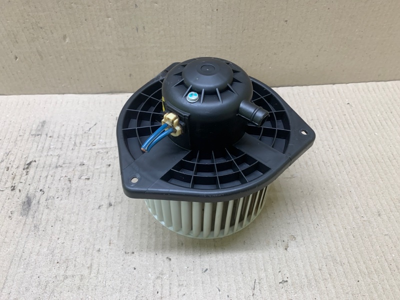 Моторчик печки MITSUBISHI OUTLANDER XL 05-13 3.0 6B31 Моторчик печки MITSUBISHI OUTLANDER XL 05-13 3.0 6B31