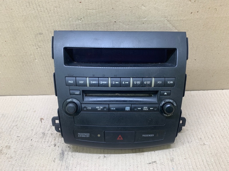 Магнитола MITSUBISHI OUTLANDER XL 05-13 2006 3.0 6B31 8002A073XA Б/У