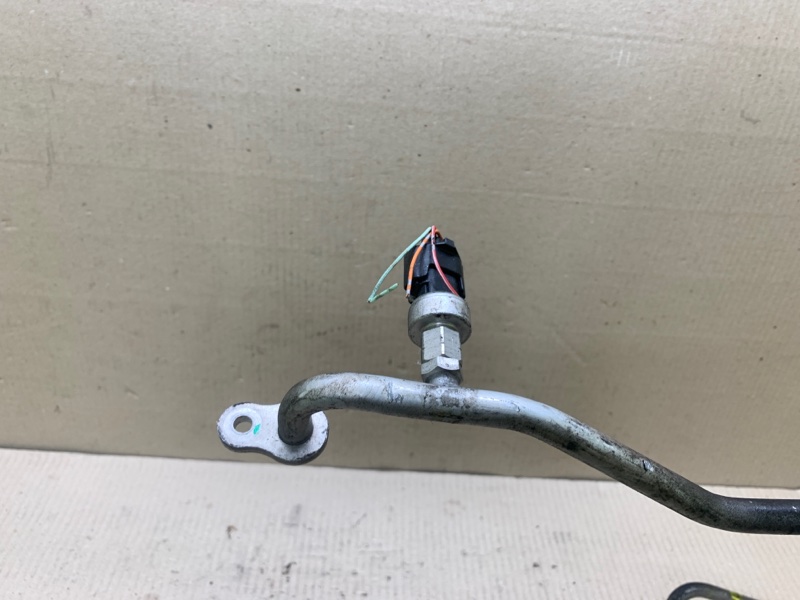 Трубка кондиционера MITSUBISHI OUTLANDER XL 05-13 3.0 6B31 Трубка кондиционера MITSUBISHI OUTLANDER XL 05-13 3.0 6B31