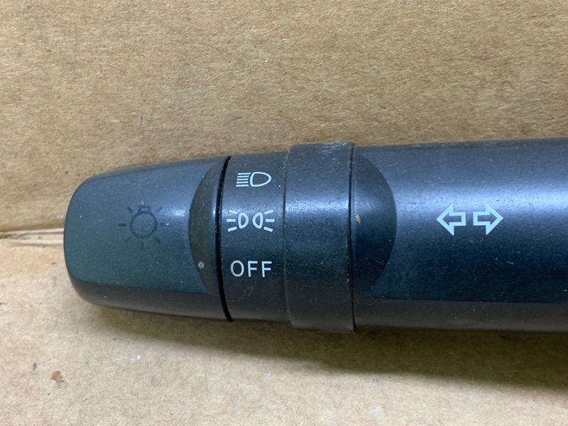 Подрулевой переключатель левый OUTLANDER XL 05-13 2006 3.0 6B31 Подрулевой переключатель левый OUTLANDER XL 05-13 2006 3.0 6B31