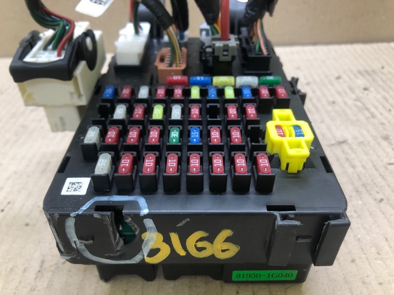 Блок предохранителей салон ACCENT MC 06-10 2009 1.6 G4ED Блок предохранителей салон ACCENT MC 06-10 2009 1.6 G4ED