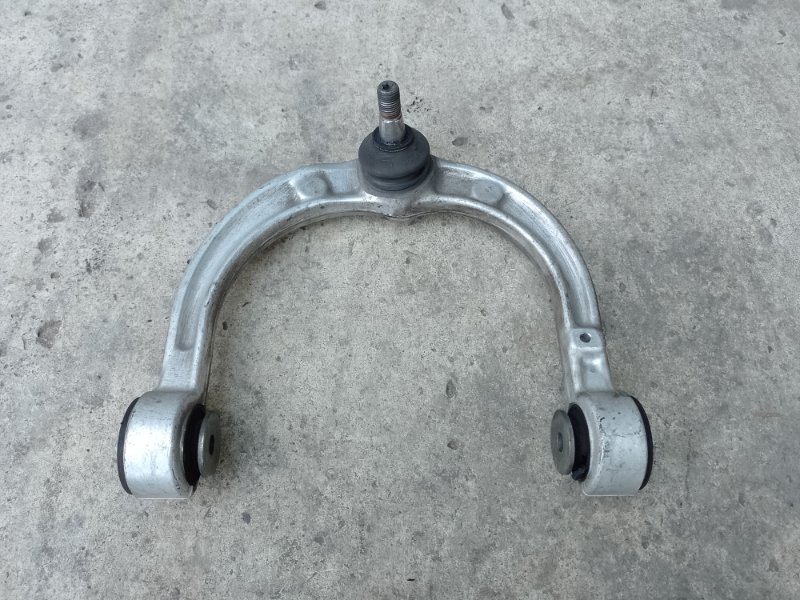 Рычаг передней подвески верхний правый MERCEDES GL-CLASS X164 06-12 2011 M273923 4.7L A 251 330 08 07 Б/У