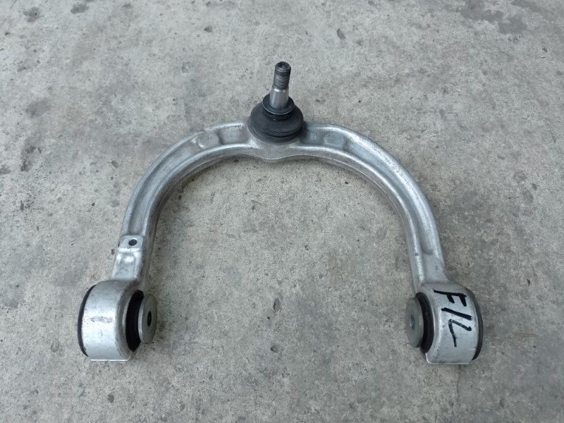 Рычаг передней подвески верхний левый MERCEDES GL-CLASS X164 06-12 2011 M273923 4.7L A 251 330 07 07 Б/У