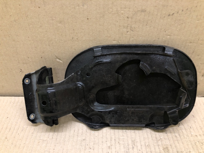 Лючок топливного бака CX-5 (KF) 16-21 2018 2.5 PY-VPS Лючок топливного бака CX-5 (KF) 16-21 2018 2.5 PY-VPS