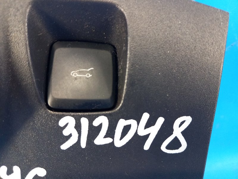 Кнопка открывания багажника внутренняя FORD FUSION 14- 2014 C25HDEX DG9Z-54432A38-AA Б/У
