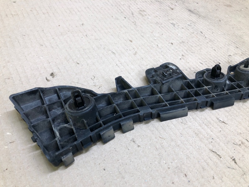 Кронштейн заднего бампера задний правый CX-5 (KF) 16-21 2018 2.5 PY-VPS Кронштейн заднего бампера задний правый CX-5 (KF) 16-21 2018 2.5 PY-VPS