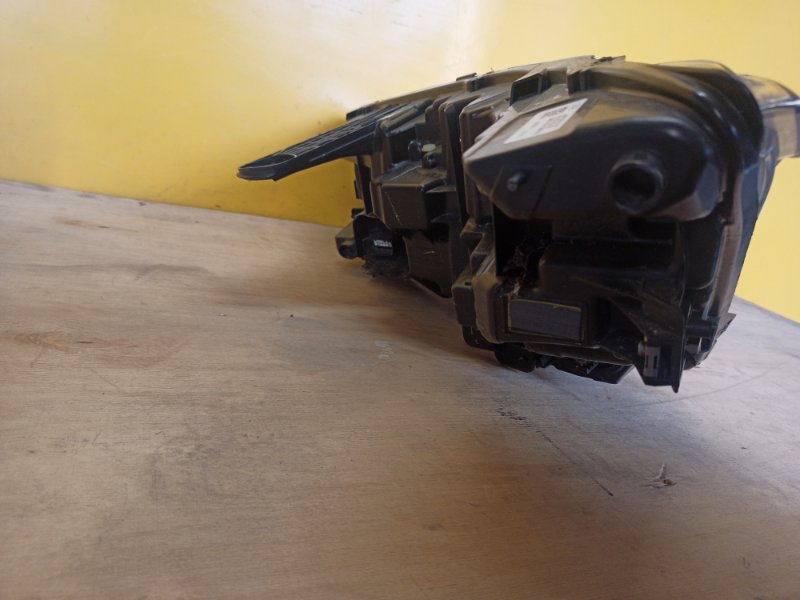 Фара правая FORD MUSTANG MACH-E 19- Фара правая FORD MUSTANG MACH-E 19-