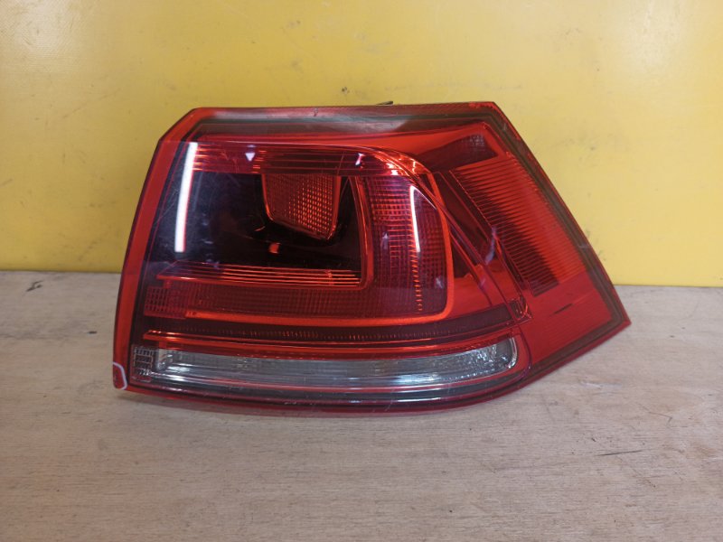 Фонарь наружный задний правый VOLKSWAGEN GOLF 12-21 5G0945096P Б/У