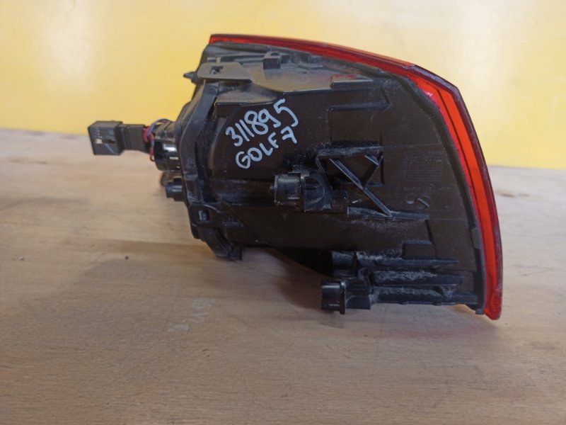 Фонарь наружный задний правый VOLKSWAGEN GOLF 12-21
