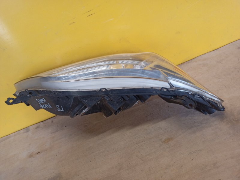 Фара правая SIENNA 11-16