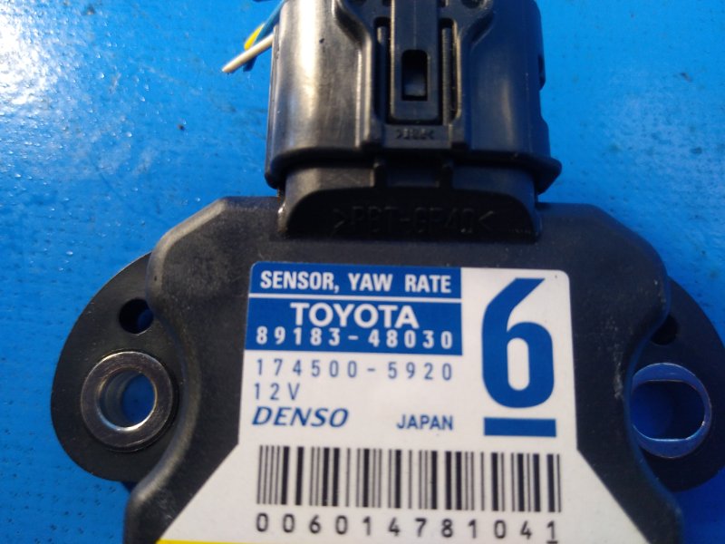 Датчик ускорения TOYOTA PRIUS - 30 09-17 ZVW30