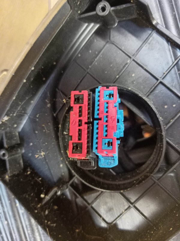 Фара правая MUSTANG MACH-E 19- Фара правая MUSTANG MACH-E 19-