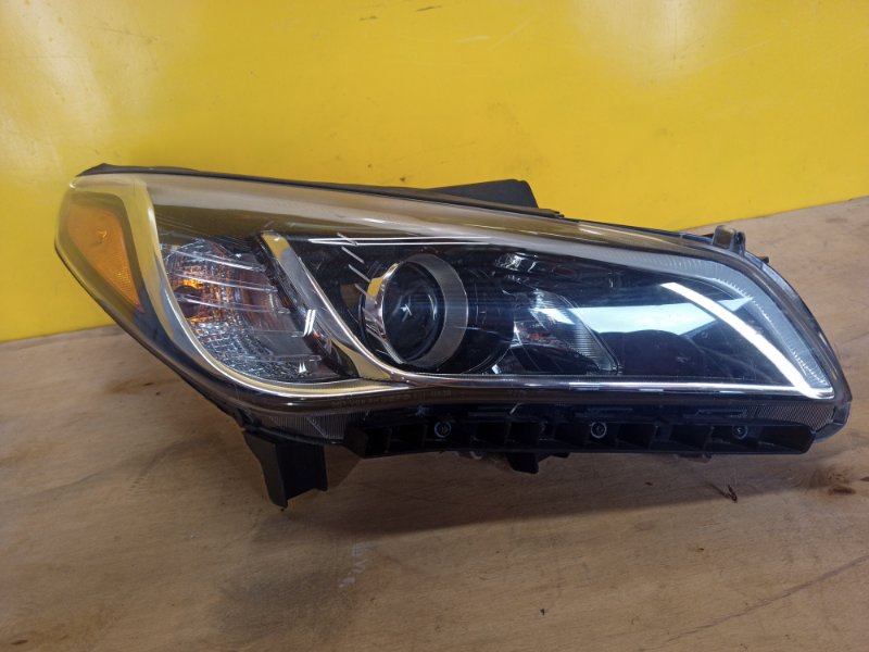 Фара правая HYUNDAI SONATA LF 2014- Б/У