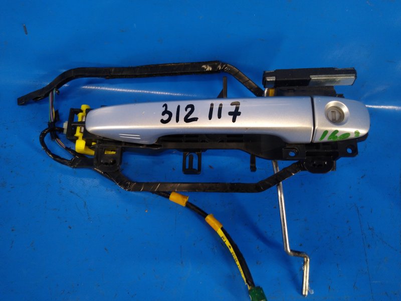 Запчасть ручка двери наружная передняя левая TOYOTA PRIUS - 30 09-17 2010 ZVW30 6921074030B0 Б/У Ручка двери наружная передняя левая TOYOTA PRIUS - 30 09-17 2010 ZVW30 6921074030B0 Б/У