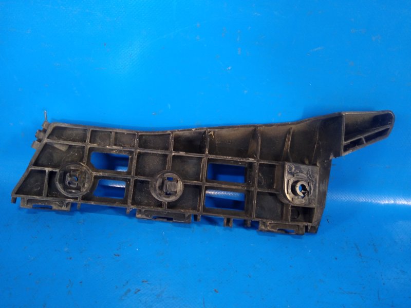 Кронштейн переднего бампера (на крыле) правый PRIUS - 30 09-17 2010 ZVW30 Кронштейн переднего бампера (на крыле) правый PRIUS - 30 09-17 2010 ZVW30