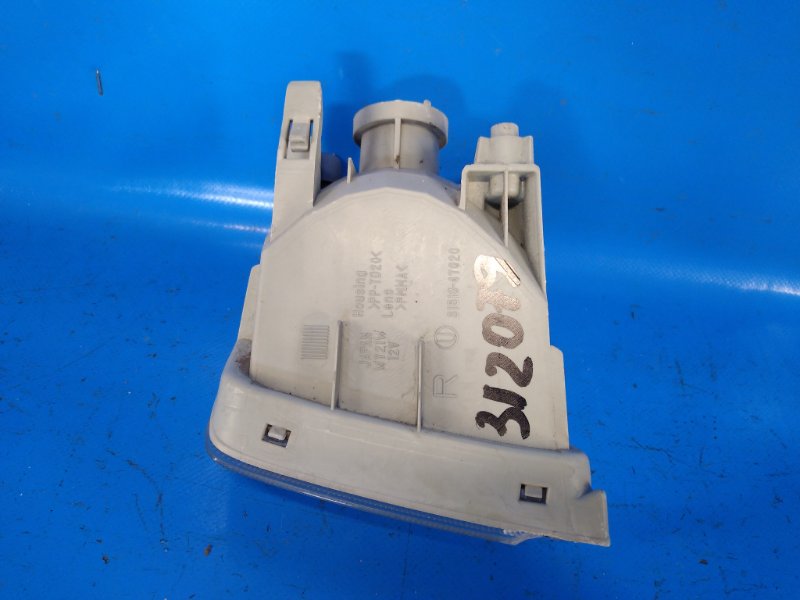 Указатель поворота правый TOYOTA PRIUS - 30 09-17 ZVW30