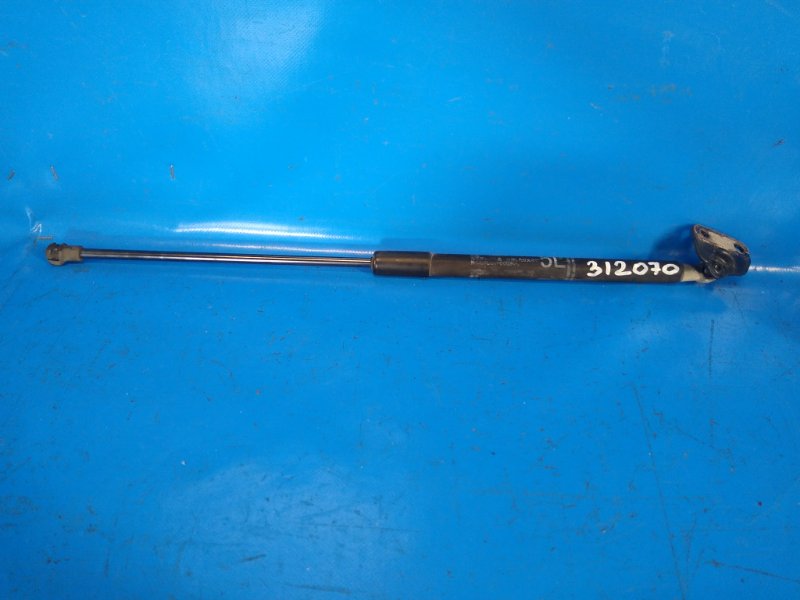 Амортизатор крышки багажника левый TOYOTA PRIUS - 30 09-17 2010 ZVW30 689500W530 Б/У