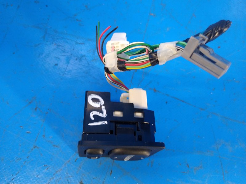 Блок управления зеркалами PRIUS - 30 09-17 2010 ZVW30