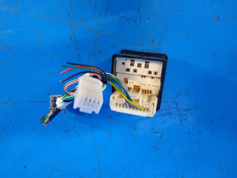 Блок управления зеркалами PRIUS - 30 09-17 2010 ZVW30