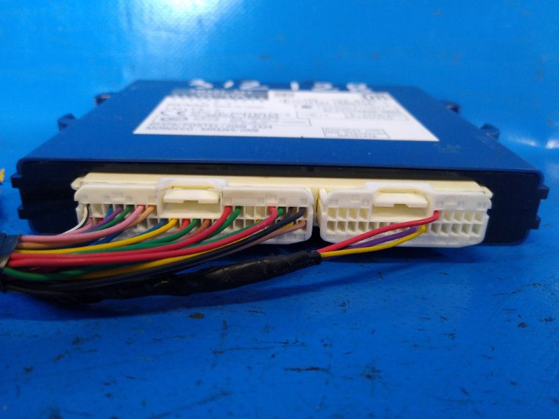 Блок электронный PRIUS - 30 09-17 2010 ZVW30