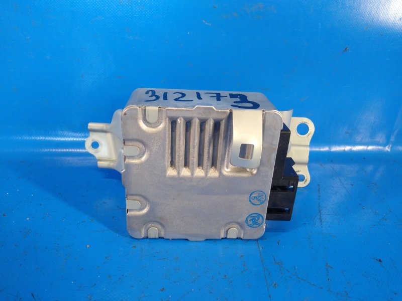Блок управления электроусилителем руля TOYOTA PRIUS - 30 09-17 2010 ZVW30 8965047240 Б/У