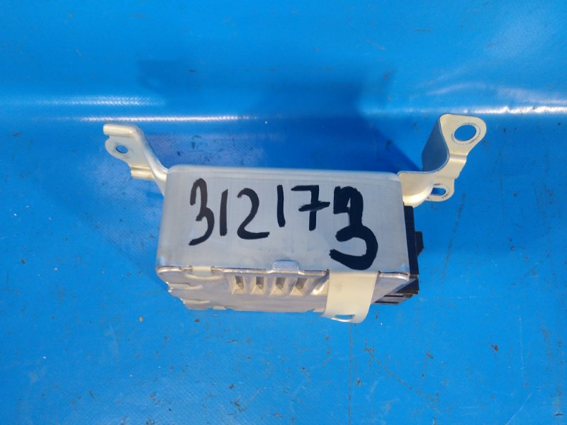 Блок управления электроусилителем руля PRIUS - 30 09-17 2010 ZVW30