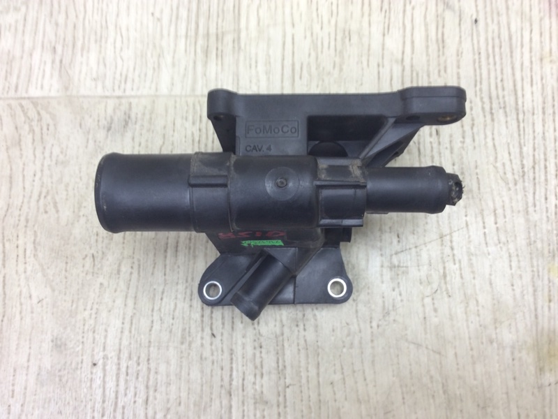 Тройник системы охлаждения FORD ESCAPE 12-19 2018 TM2 2.5 T25HDEX 6S4Z-8K556-A Б/У