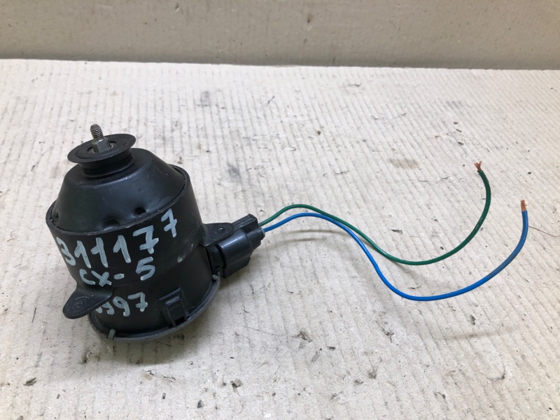 Мотор вентилятора охлаждения левый MAZDA CX-5 (KF) 16-21 2018 2.5 PY-VPS PE01-15-150A Б/У