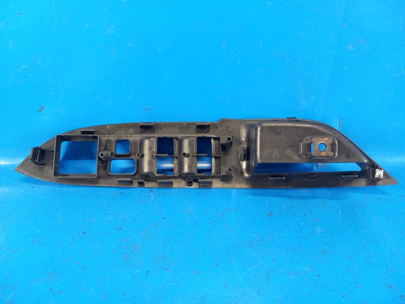 Накладка кнопок стеклоподъемника OUTLANDER GF 12- 2013 2.4 Накладка кнопок стеклоподъемника OUTLANDER GF 12- 2013 2.4