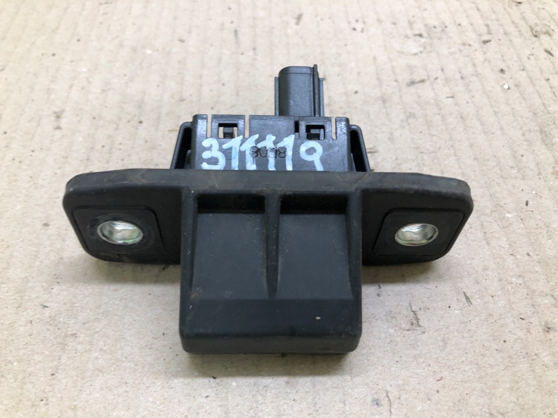 Кнопка открывания багажника наружная MAZDA CX-5 (KF) 16-21 2018 2.5 PY-VPS KB7W-62-4B0 Б/У