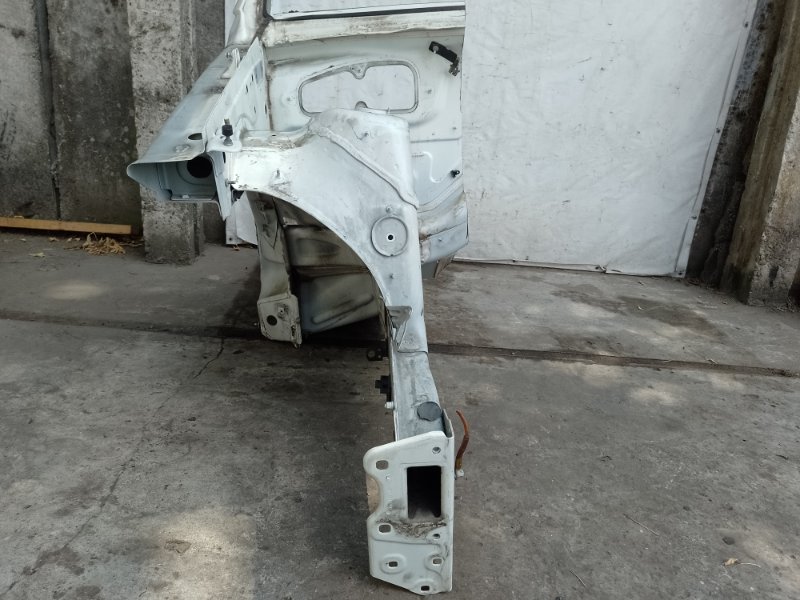 Четверть кузова передняя правый GL-CLASS X164 06-12 2011 M273923 4.7L