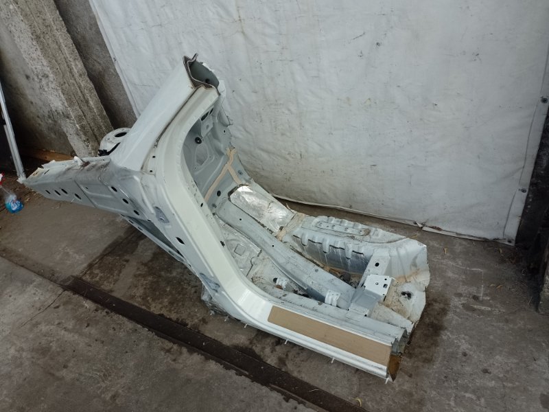 Четверть кузова передняя левый MERCEDES GL-CLASS X164 06-12 M273923 4.7L