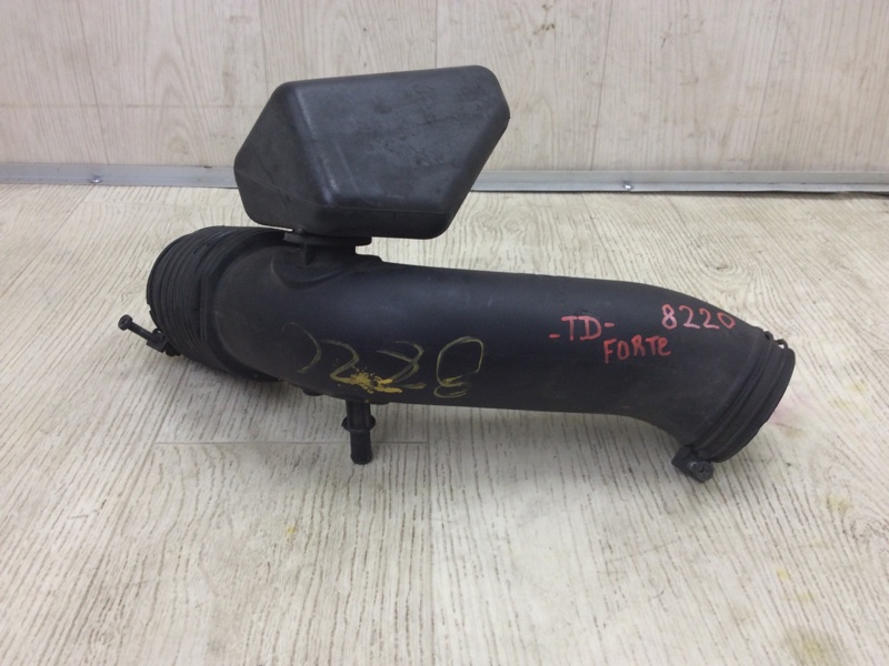 Патрубок воздушного фильтра KIA FORTE/CERATO TD 08-13 2009 TD 2.0 G4KD 281301M550 Б/У
