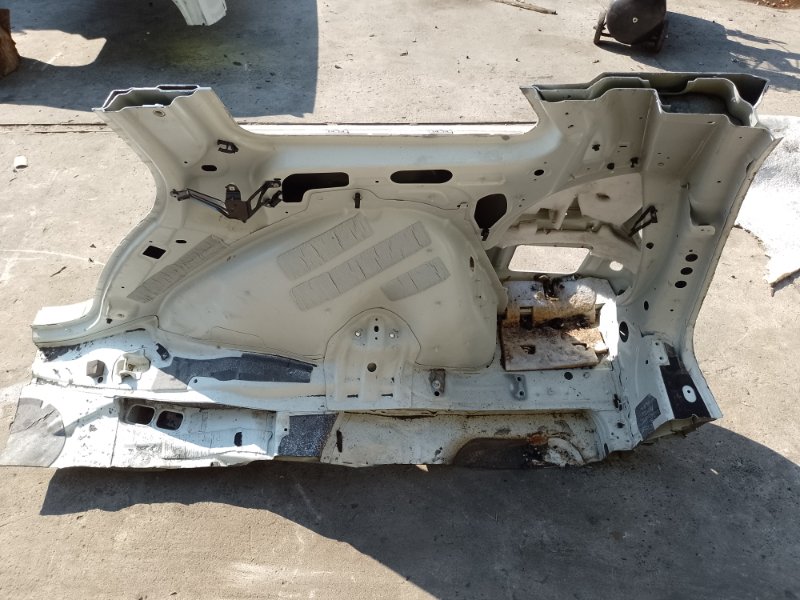 Четверть кузова задняя правый MERCEDES GL-CLASS X164 06-12 M273923 4.7L